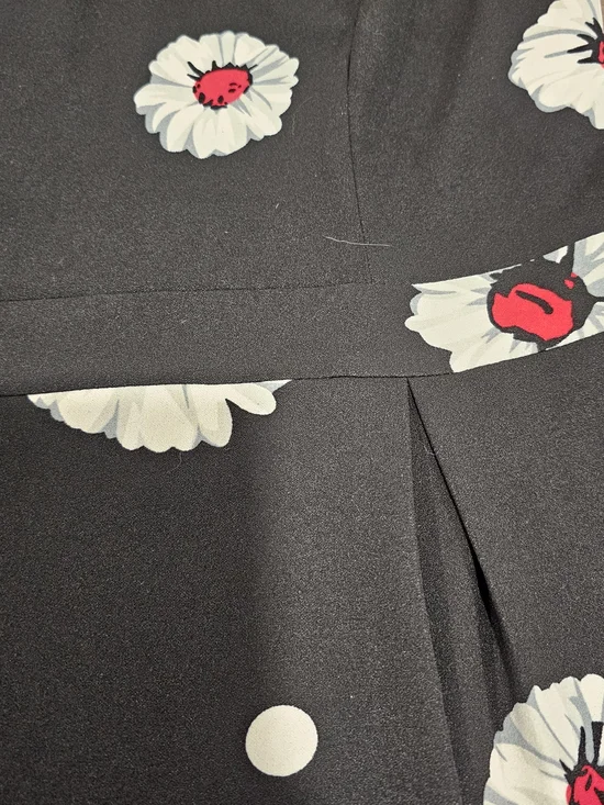 Black Floral A-Line Dress Size M Back Daisy Print  Fit & Flare Minimalist Retro - Picture 13 of 14